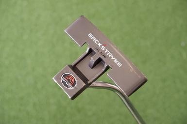 PUTTER ODYSSE BACK STRYKE BLADE สภาพนางฟ้า ความยาว 34 นิ้ว พัตต์ที่ออกเเบบทรง BACK STRYKE